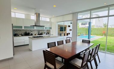 En alquiler lujosa y moderna casa full amoblada en Isla Del Rio, Isla Mocoli, Samborondon