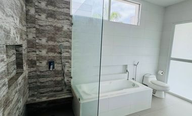 En alquiler lujosa y moderna casa full amoblada en Isla Del Rio, Isla Mocoli, Samborondon