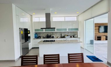 En alquiler lujosa y moderna casa full amoblada en Isla Del Rio, Isla Mocoli, Samborondon