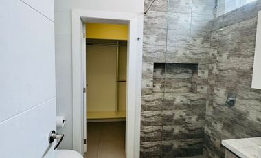 En alquiler lujosa y moderna casa full amoblada en Isla Del Rio, Isla Mocoli, Samborondon