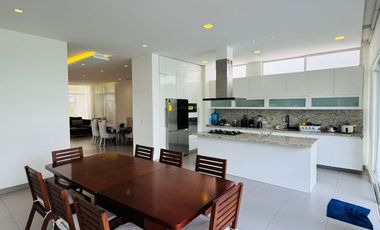 En alquiler lujosa y moderna casa full amoblada en Isla Del Rio, Isla Mocoli, Samborondon