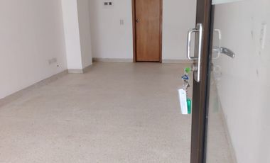 SE ARRIENDA LOCAL COMERCIAL UBICADO EN LA CARRERA 26 # 35-38