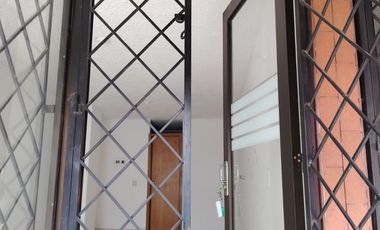 SE ARRIENDA LOCAL COMERCIAL UBICADO EN LA CARRERA 26 # 35-38