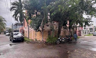 RUMAH MEWAH 3 LANTAI FULL FURNISHED DI TAMAN SURYA 3