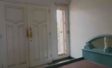 RUMAH MEWAH 3 LANTAI FULL FURNISHED DI TAMAN SURYA 3