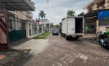 RUMAH MEWAH 3 LANTAI FULL FURNISHED DI TAMAN SURYA 3