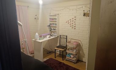 casa funcional taller o servicios calle Coquimbo, cercana a Avda Gabriela