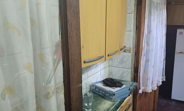 casa funcional taller o servicios calle Coquimbo, cercana a Avda Gabriela