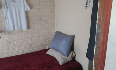 casa funcional taller o servicios calle Coquimbo, cercana a Avda Gabriela