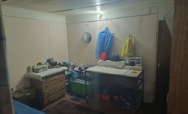 casa funcional taller o servicios calle Coquimbo, cercana a Avda Gabriela