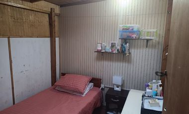casa funcional taller o servicios calle Coquimbo, cercana a Avda Gabriela