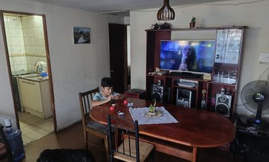 casa funcional taller o servicios calle Coquimbo, cercana a Avda Gabriela