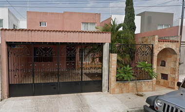 CASA EN VENTA EN MONTEBELLO MERIDA YUCATAN DE REMATE