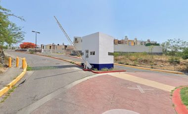 Hermosa casa en fraccionamiento. 62793 Fraccionamiento los Laureles, Mor., México