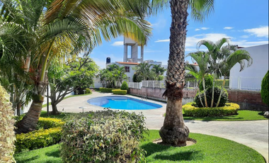 Hermosa casa en fraccionamiento. 62793 Fraccionamiento los Laureles, Mor., México