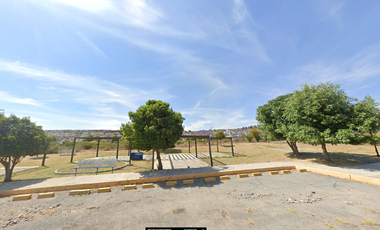 OPORTUNIDAD CASA DOS NIVELES EN BONITO FRACCIONAMIENTO EN HUEHUETOCA.