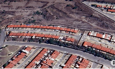 OPORTUNIDAD CASA DOS NIVELES EN BONITO FRACCIONAMIENTO EN HUEHUETOCA.