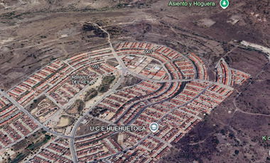 OPORTUNIDAD CASA DOS NIVELES EN BONITO FRACCIONAMIENTO EN HUEHUETOCA.