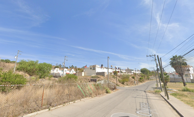 OPORTUNIDAD CASA DOS NIVELES EN BONITO FRACCIONAMIENTO EN HUEHUETOCA.