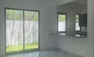 EN VENTA CASA EN FRACC. PRIVADO JARDINES DEL SAUCE, ALBERCA Y AREAS VERDES