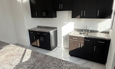 EN VENTA CASA EN FRACC. PRIVADO JARDINES DEL SAUCE, ALBERCA Y AREAS VERDES