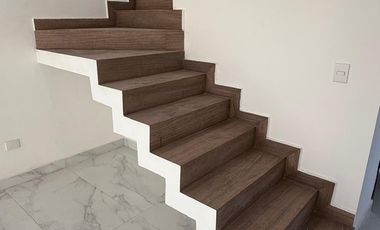 EN VENTA CASA EN FRACC. PRIVADO JARDINES DEL SAUCE, ALBERCA Y AREAS VERDES