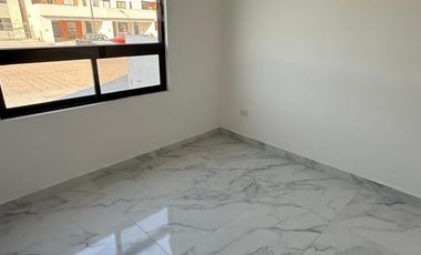 EN VENTA CASA EN FRACC. PRIVADO JARDINES DEL SAUCE, ALBERCA Y AREAS VERDES