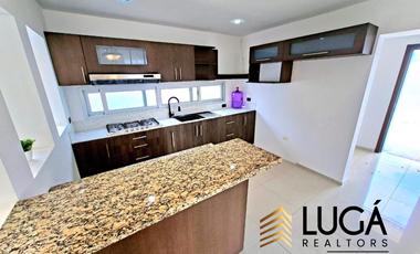Casa en renta o venta en urbanización privada Manta Beach, Manta Ecuador