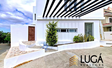 Casa en renta o venta en urbanización privada Manta Beach, Manta Ecuador