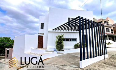 Casa en renta o venta en urbanización privada Manta Beach, Manta Ecuador