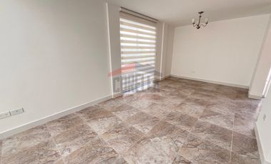 Venta Casa Remodelada Tumbaco Frente Mega Kywi a Una Cuadra Interoceánica Sector Rumihuaico $135.000