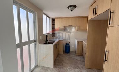 Venta Casa Remodelada Tumbaco Frente Mega Kywi a Una Cuadra Interoceánica Sector Rumihuaico $135.000