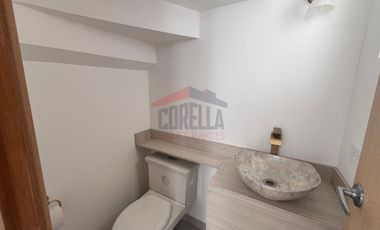 Venta Casa Remodelada Tumbaco Frente Mega Kywi a Una Cuadra Interoceánica Sector Rumihuaico $135.000