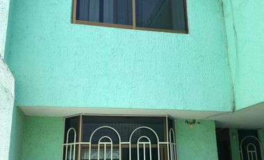 OPORTUNIDAD CASA GRANDE EN ARBOLEDAS CELAYA