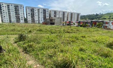 Venta de Lote en La Campiña 72 m² – Santa Rosa de Cabal Ubicación: Cerca al barrio Los Artesanos. Área: 6 x 12 = 72 m²