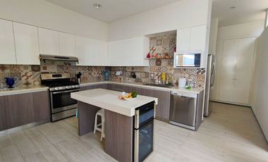 Casa en Venta en Playa Positano con Vista Al Mar, 05 Dorm. 04 Cocheras!