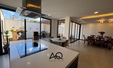 Casa en venta en Loja sector Altos del Valle