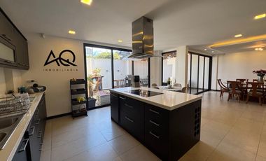 Casa en venta en Loja sector Altos del Valle