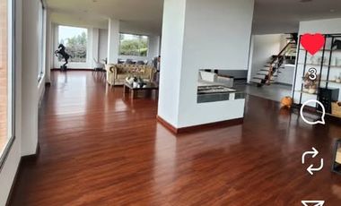 Arriendo de espectacular casa familiar en Cerros de Yerbabuena. SOPO  Disfrute de la tranquilidad y el espacio en esta impresionante casa de 440 m² ub