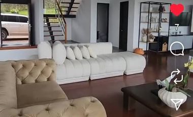 Arriendo de espectacular casa familiar en Cerros de Yerbabuena. SOPO  Disfrute de la tranquilidad y el espacio en esta impresionante casa de 440 m² ub