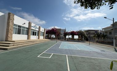 VILLAMIL PLAYAS VENDO CASA EN URB. ACAPULCO CON SALIDA AL MAR