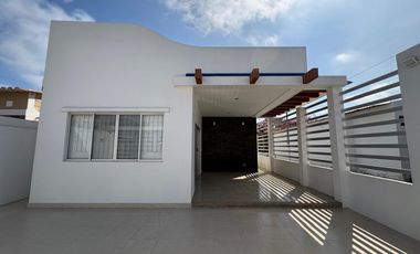 VILLAMIL PLAYAS VENDO CASA EN URB. ACAPULCO CON SALIDA AL MAR
