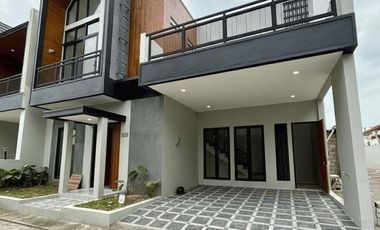 Rumah Modern Scandinavian 2 Lantai di Potorono Banguntapan