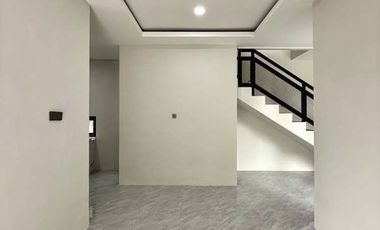 Rumah Modern Scandinavian 2 Lantai di Potorono Banguntapan