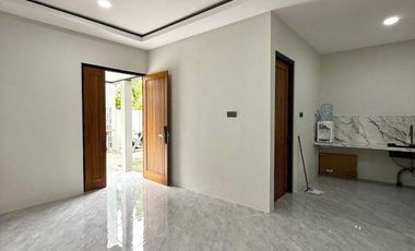 Rumah Modern Scandinavian 2 Lantai di Potorono Banguntapan