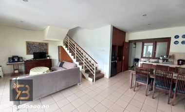 RUMAH BAGUS MINIMALIS SAYAP DAGO View Valley Udara Sejuk di Bandung Utara