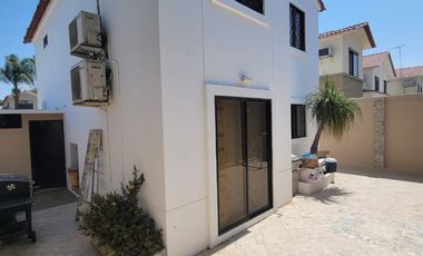 En venta lujosa casa esquinera en Ciudad Celeste, primeras etapas, Nuevo Samborondon