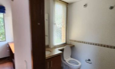 Espectacular casa en arriendo en Encenillos de Sindamanoy, Chía  ¡Vive en el paraíso de la tranquilidad! Esta hermosa casa de 3 habitaciones, ubicada