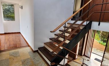 Espectacular casa en arriendo en Encenillos de Sindamanoy, Chía  ¡Vive en el paraíso de la tranquilidad! Esta hermosa casa de 3 habitaciones, ubicada