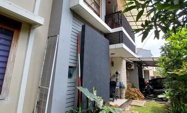 RUMAH Di Lingkungan Cluster Exclusive Tengah Kota Bandung